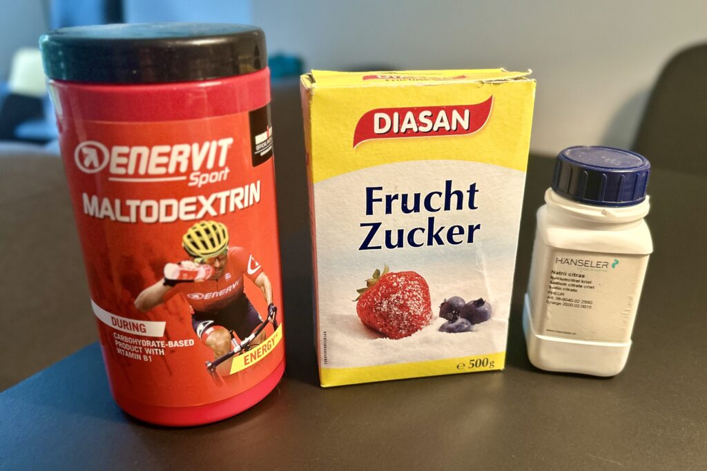 The 3 main ingredients of the performance cycling drink: maltodextrin, frutose and sodium citrate.